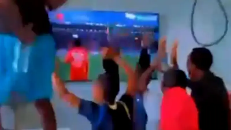 Bara Ndiaye feiert Profidebüt für Bayern: Gambias Jugend jubelt über Talent