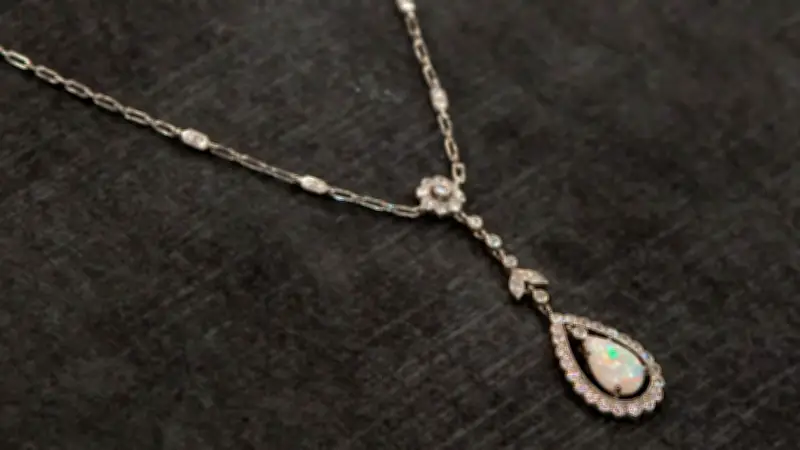 Bares für Rares: Opal-Collier aus den 90ern erzielt 820 Euro bei Versteigerung