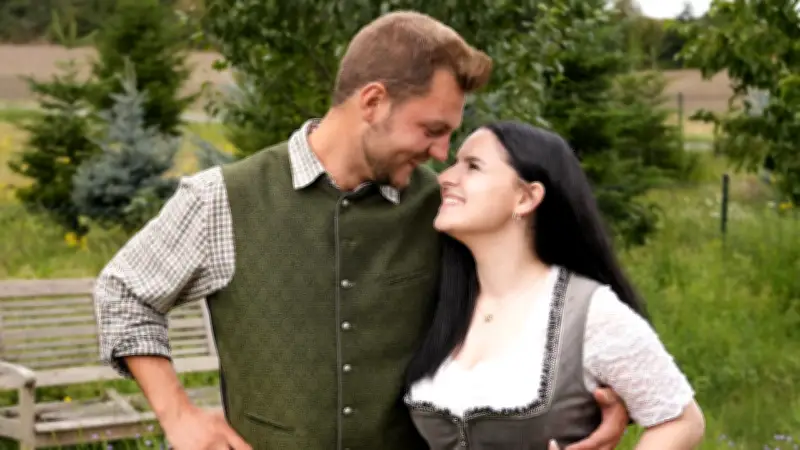 Bauer sucht Frau-Paar: Valentina kritisiert Michis Haushaltsschluderei im Oster-Special