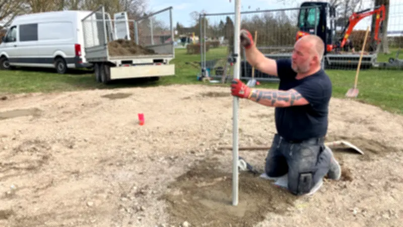 Baustart für neuen Holzpavillon am Warener Volksbad: Treffpunkt am Badestrand entsteht