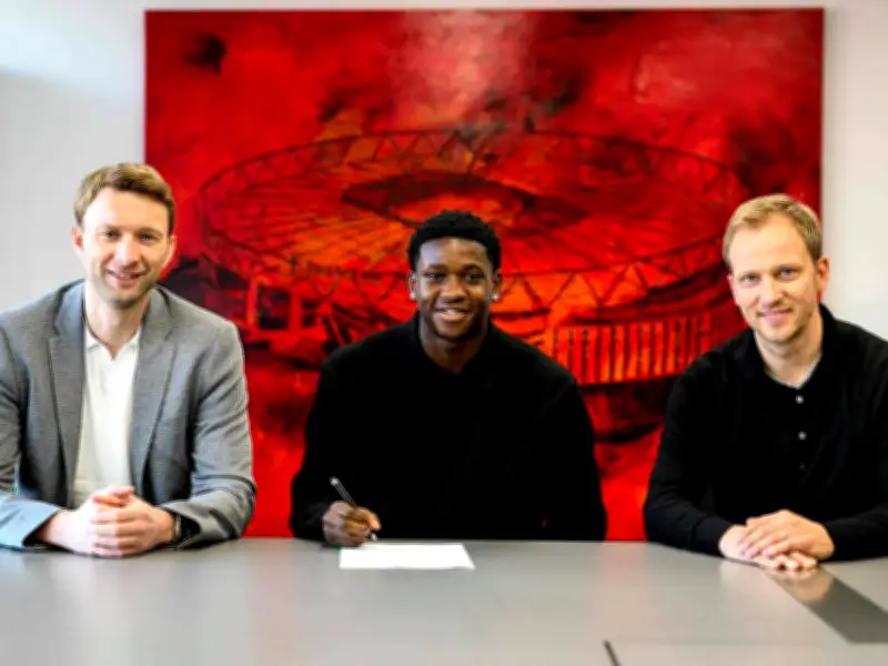Bayer Leverkusen: Eigengewächs Jeremiah Mensah erhält Profivertrag bis 2031