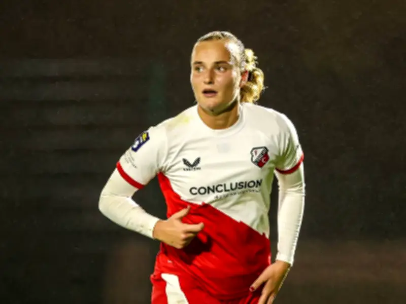 Bayer Leverkusen verpflichtet Stürmerin Lobke Loonen