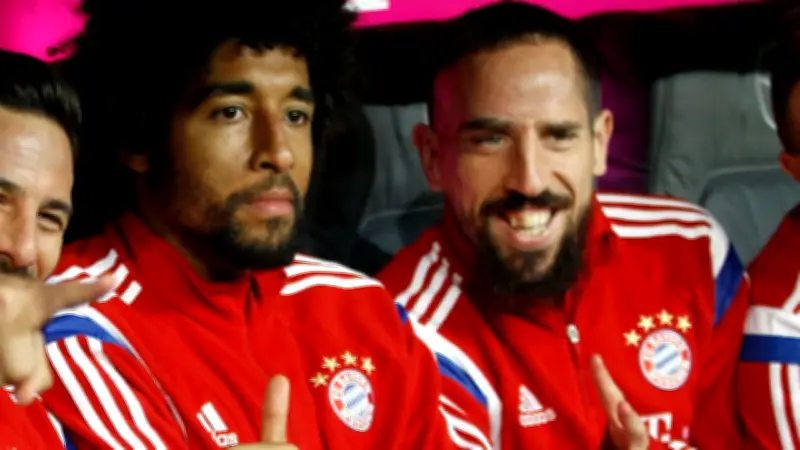 Bayern-Legenden Dante und Ribéry als Trainer-Duo für U23? Gerüchte nehmen Fahrt auf