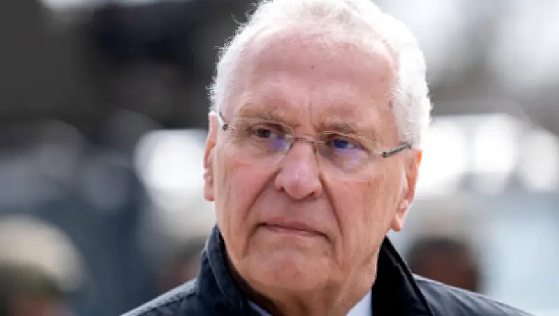 Bayerns Innenminister Herrmann: Sicherheitslage verschärft, aber Demokratie bleibt wehrhaft