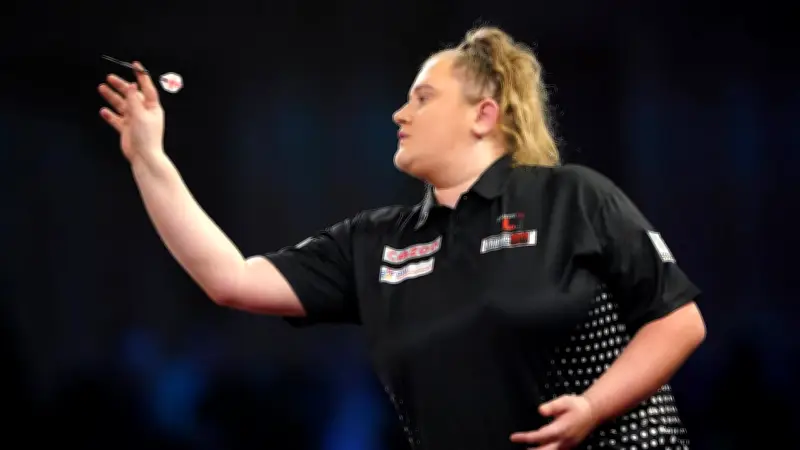 Beau Greaves schreibt Darts-Geschichte: Erste Frau gewinnt PDC-Turnier