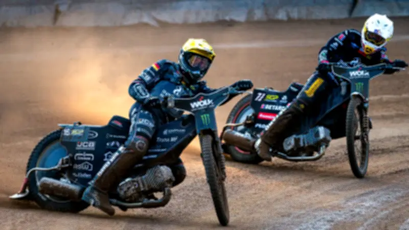 Bergring-Club Teterow bereitet Rennstrecke mit Arbeitseinsatz für Saisonstart vor