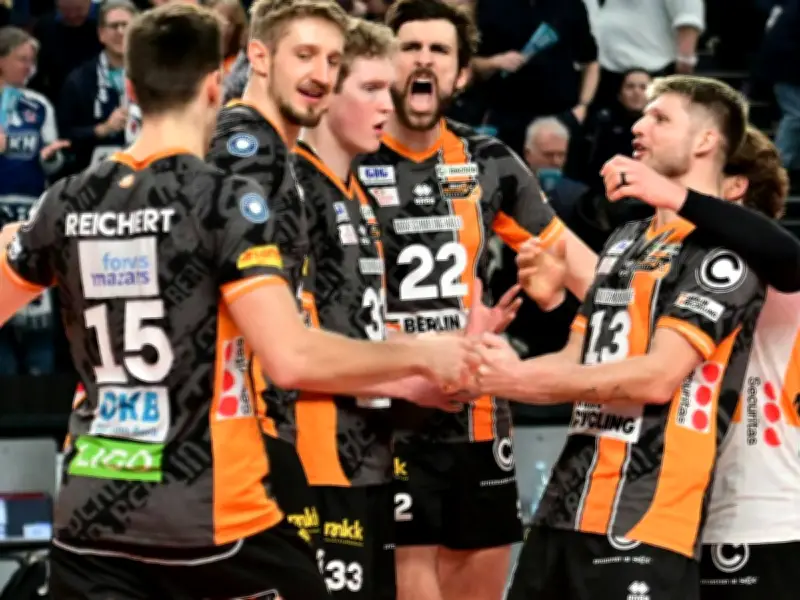 Berlin Recycling Volleys ziehen vorzeitig ins Playoff-Halbfinale der Volleyball-Bundesliga ein
