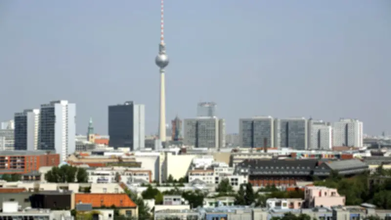 Berliner Mietenpolizei soll Wohnen billiger machen