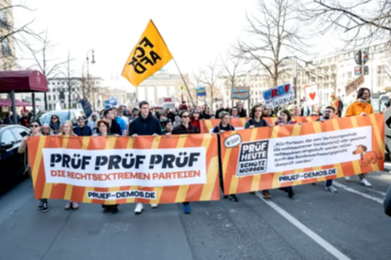 Berliner PRÜF-Demo: 1.000 Teilnehmer fordern Verfassungsgerichts-Prüfung rechtsextremer Parteien
