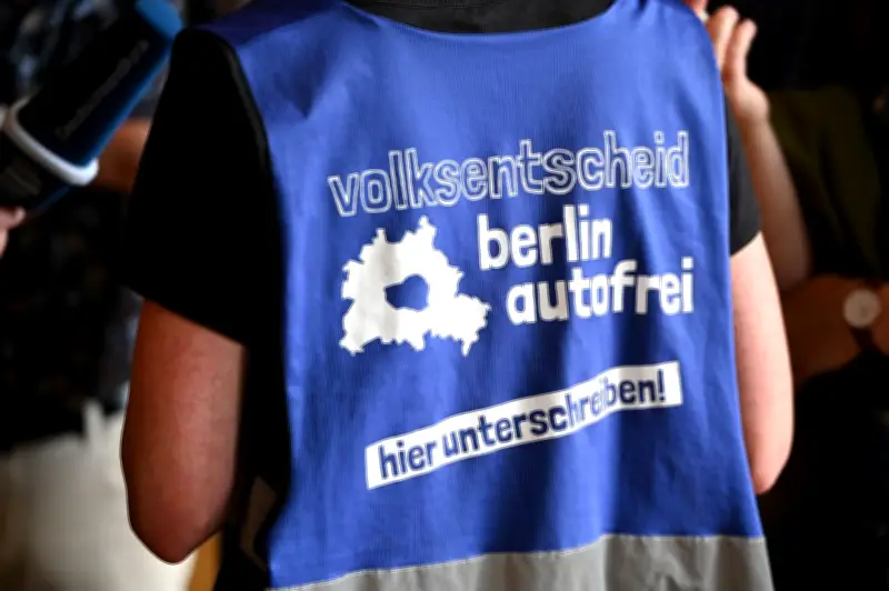Berliner Volksbegehren: Autoverbot und Werbebeschränkungen brauchen noch viele Unterschriften