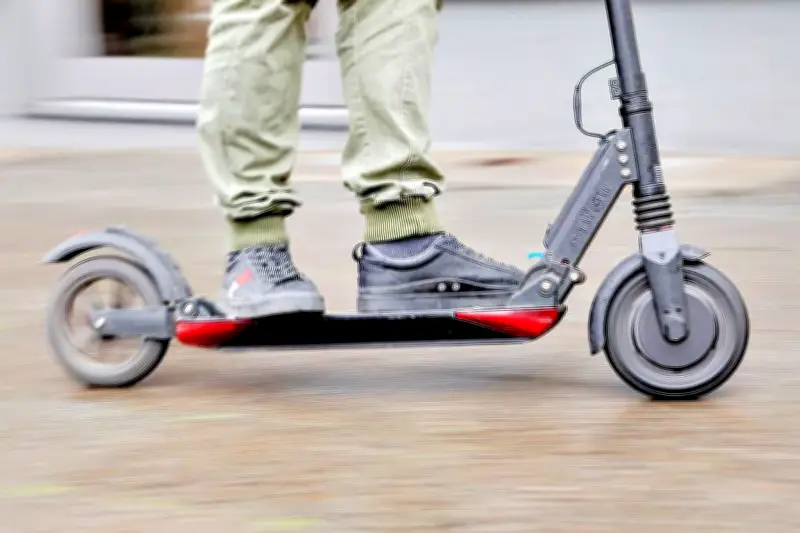 Überraschende Regel: Jugendliche dürfen nachts draußen sein - Polizei klärt auf