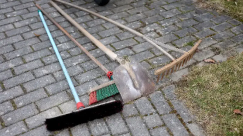 Beyernaumburg startet Frühjahrsputz nach DDR-Vorbild: Gemeinsam für ein schöneres Ortsbild