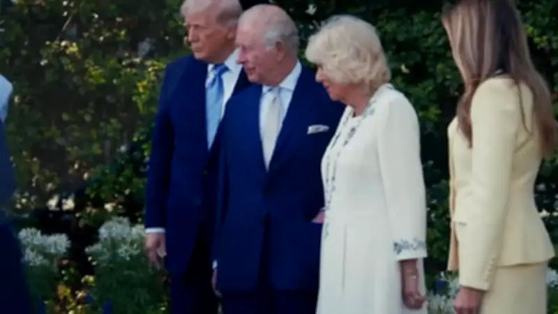 Bienen brechen das Eis: Trumps königlicher Gartenbummel