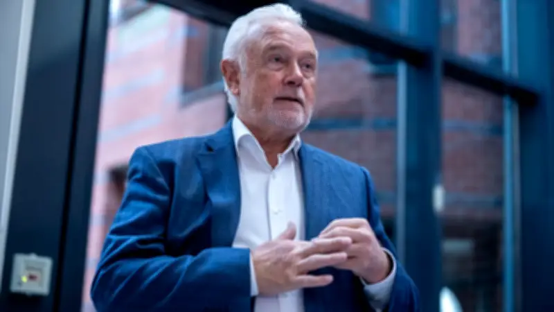 BILD-Analyse enthüllt Umfrage-Knaller: Regierung stürzt ab, altes Schlachtross schießt nach vorn