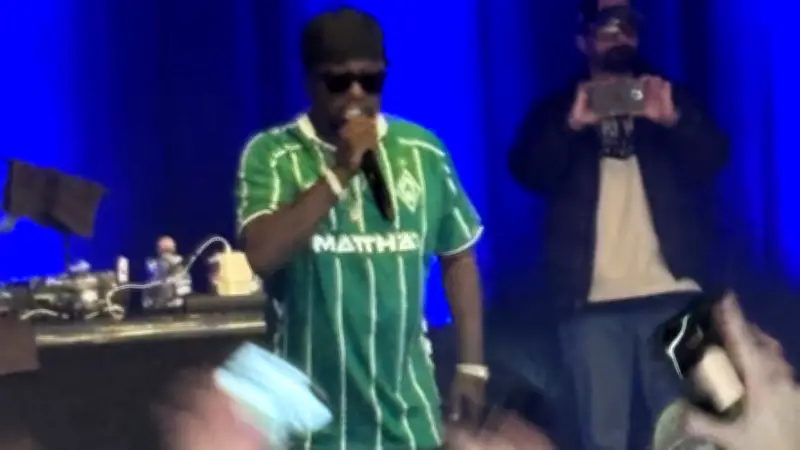BILD-Exklusiv: US-Rapper Havoc sorgt mit Werder-Trikot für Überraschung in Bremen