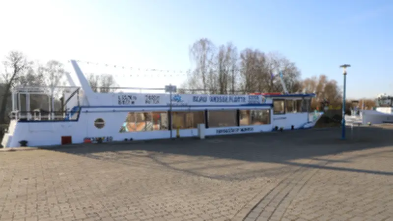 Blau-weiße Flotte startet Osterfahrten auf der Peene ab Demmin