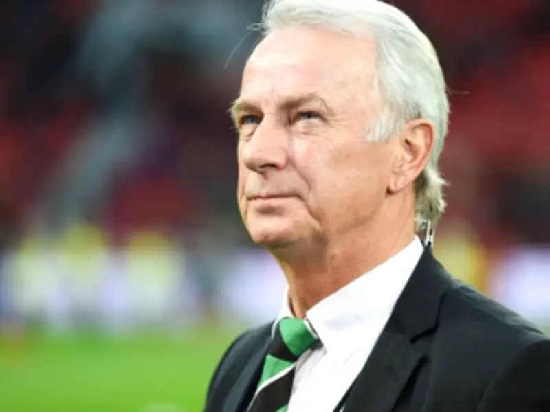 Bonhof spricht von „Scheißjahr“ – Rücktritt gefordert