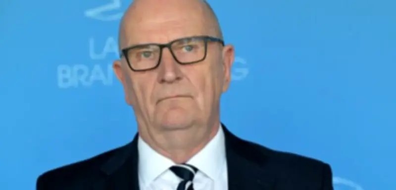 Brandenburgs Ministerpräsident Woidke warnt vor Basisabsicherung: Ostdeutsche stark auf gesetzliche Rente angewiesen