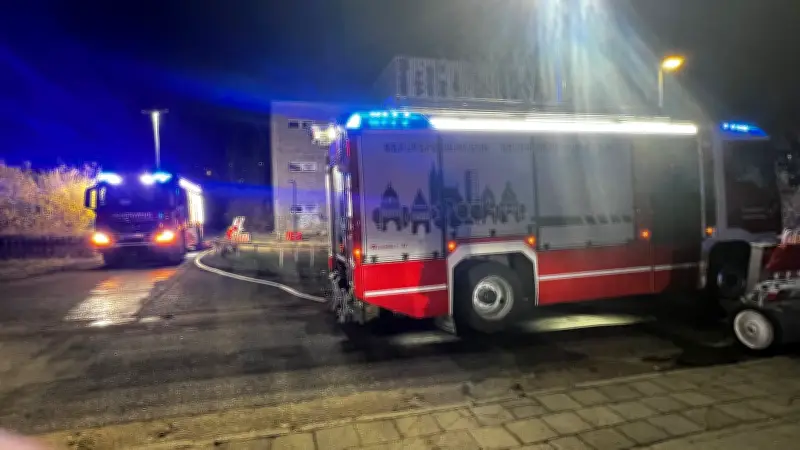 Brandserie in Neubrandenburg: Erneuter Feuerwehreinsatz an alter BAZ-Halle