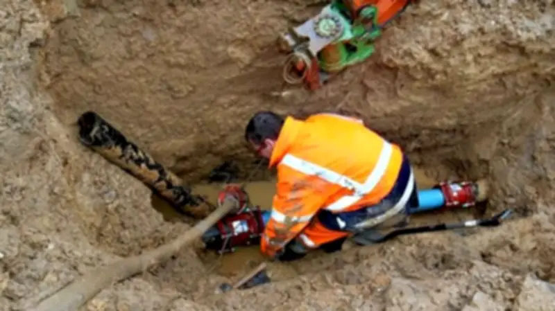 Braunes Wasser und Rohrbrüche in Schackenthal: Sorgen um veraltete Trinkwasserleitungen