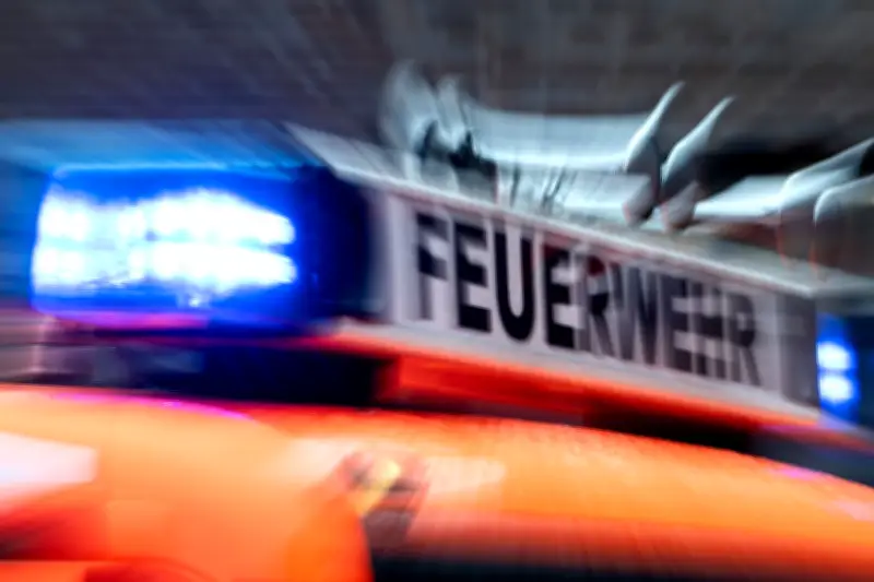 Braunschweig: Feuerwehr rettet schlafenden Mann aus verrauchter Wohnung