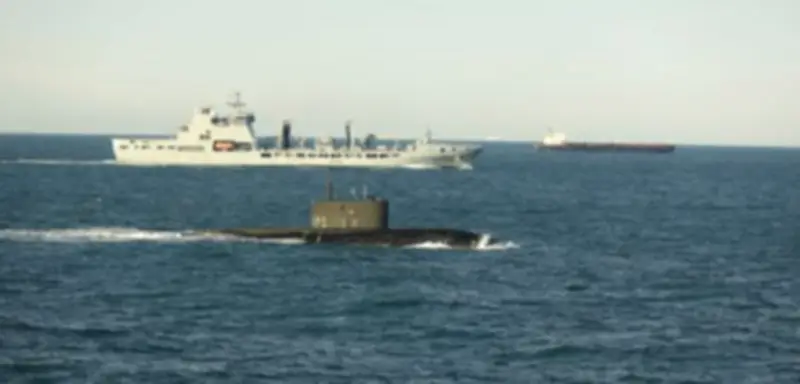 Britische Marine überwacht russische U-Boote vor der Küste zum Schutz von Seekabeln