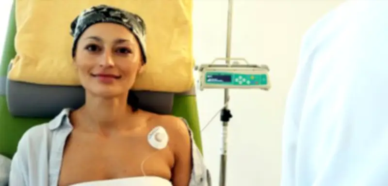 Brustkrebs mit 35: Wie eine Kraftsportlerin mit Fasten und Sport gegen Chemo-Nebenwirkungen kämpft