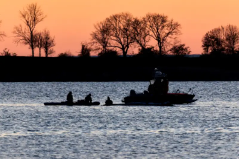 Buckelwal-Rettung vor Poel: Lastkahn als Rettungsvehikel geplant