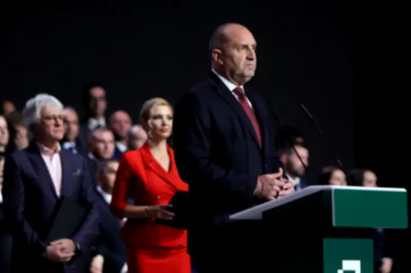 Bulgarien-Wahl: Ex-Präsident Radew laut Hochrechnungen mit absoluter Mehrheit