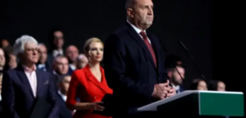 Bulgarien wählt: Ex-Präsident Radew als Favorit, Russland hofft auf Orbán-Vorbild