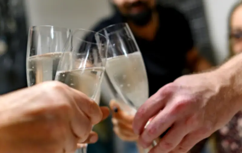 Bundesfinanzhof: Betriebliche Abschiedsfeiern bleiben steuerfrei für Mitarbeiter