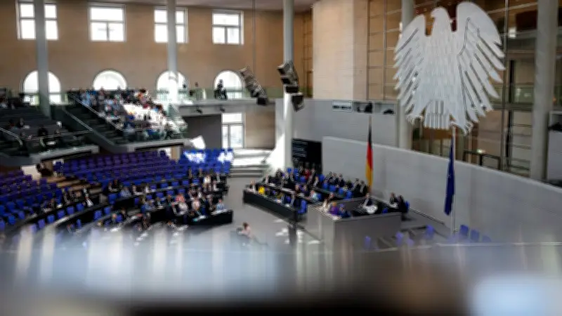 Bundestag beschließt Tankrabatt: Mineralölsteuer-Senkung ab 1. Mai für zwei Monate