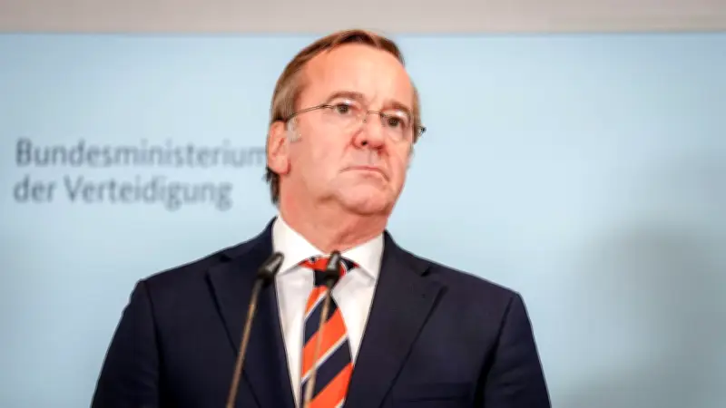 Bundestag stoppt Pistorius' Millionen-Projekt: "Preisexplosion eine Frechheit"