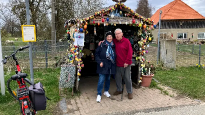 Bunte Bushaltestelle in Viehle: Ein Besuchermagnet am Elbdeich mit persönlicher Geschichte