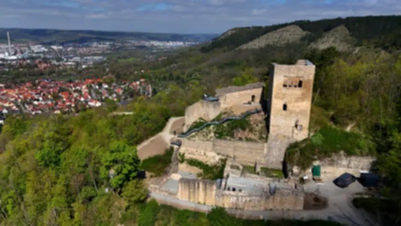 Burgruine Lobdeburg bei Jena mit neuer Aussichtsplattform eröffnet