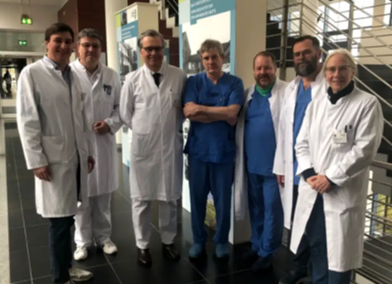 Chefärzte des Klinikums Dessau fordern Vertragsverlängerung der Geschäftsführung