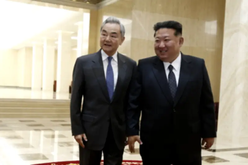 China und Nordkorea intensivieren Austausch: Wang Yi trifft Kim Jong Un in Pjöngjang