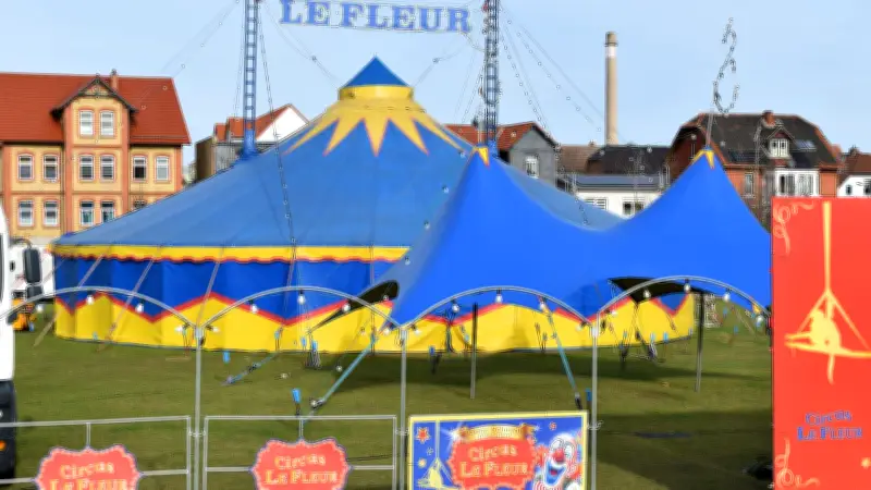Circus Le Fleur begeistert Harzgerode mit Artistik und Clownerie an Aprilwochenenden