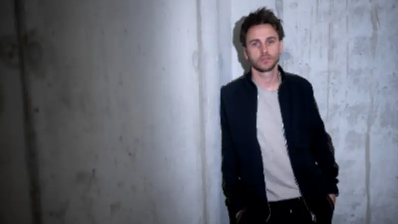 Clueso: 6 Tickets für exklusives Wohnzimmerkonzert ersteigern