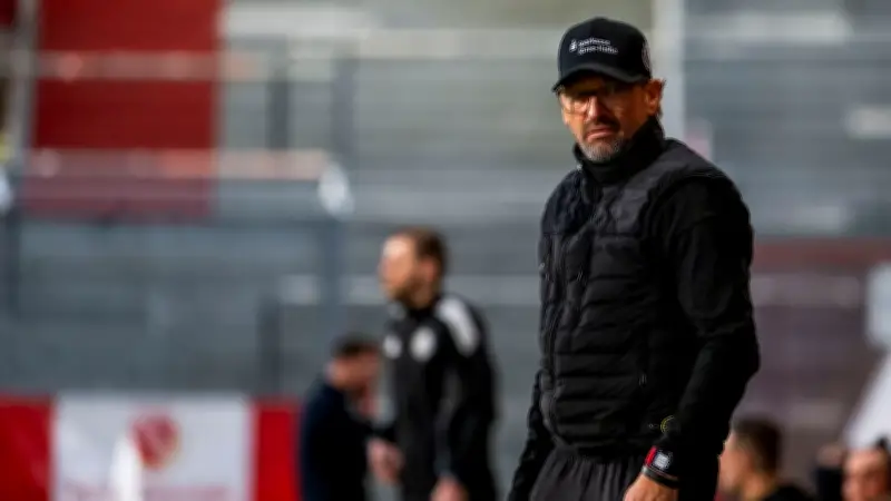 Cottbus-Trainer Wollitz wütet: 3. Liga als 'Kirmesliga' – fordert VAR und TV-Geld-Reform