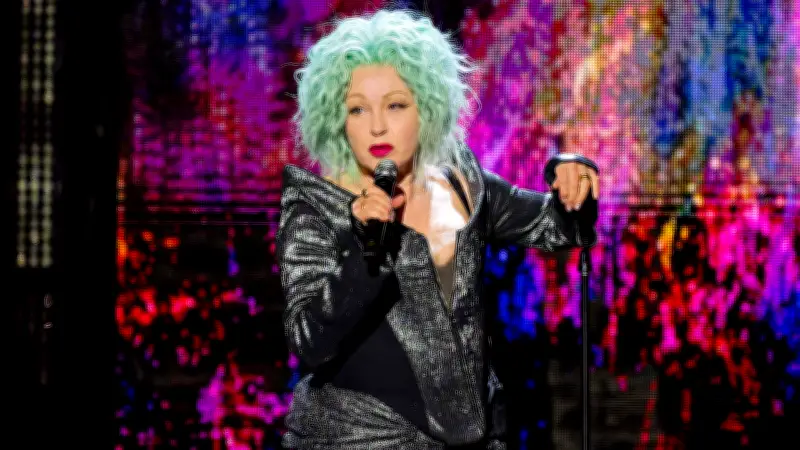 Cyndi Lauper legt sich mit Zuschauer an: „Keine Ahnung, Schatzi!“