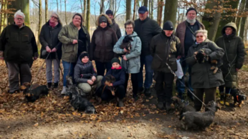 Dackel auf Ostertour: Teckelgruppe Wolgast startet mit Waldspaziergang ins Jubiläumsjahr