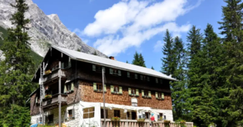 DAV-Aktion 'Freie Nacht fürs Klima': Gratis-Übernachtungen für ÖPNV-Nutzer auf Alpenhütten