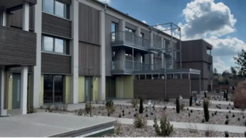 DDR-Plattenbau wird Luxus-Resort: SEEZIEGE am Carwitzer See eröffnet mit Sauna und Café