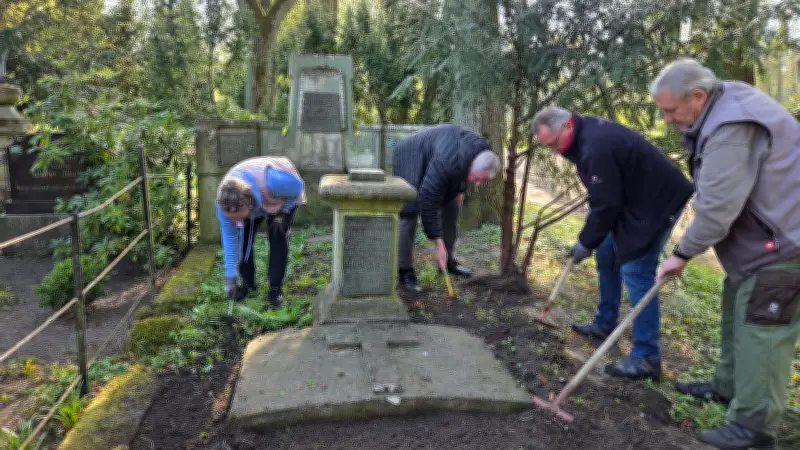 Demminer Heimatverein rettet historische Familiengräber vor dem Verfall