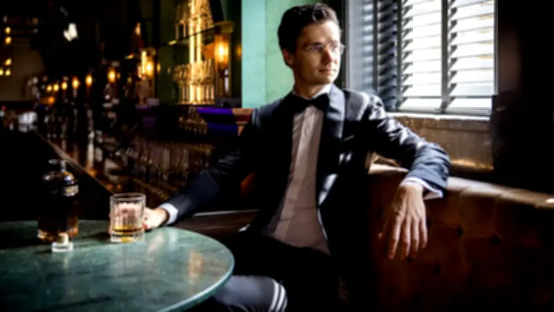 Dennis van Aarssen: Swing-Revival mit Charity-Auktion für 'Ein Herz für Kinder'