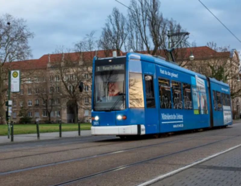 Dessau-Roßlau: Straßenbahnen halten nur noch auf Knopfdruck