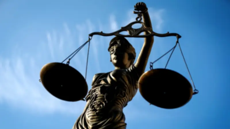 Deutsche Justiz in der Kritik: Wie politische Weisungen Richter und Staatsanwälte beeinflussen