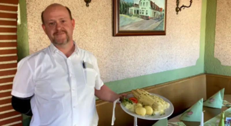 Deutscher Spargel schon zu Ostern: Wie ein Dorf im Landkreis Wittenberg die Saison aushebelt