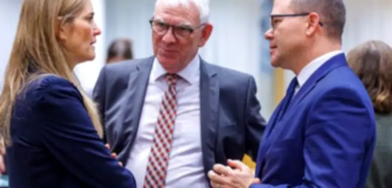 Deutschlands Klimapolitik: Wasser predigen, Öl trinken